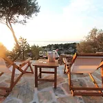 Rouvis With Outdoor Hot Tub *